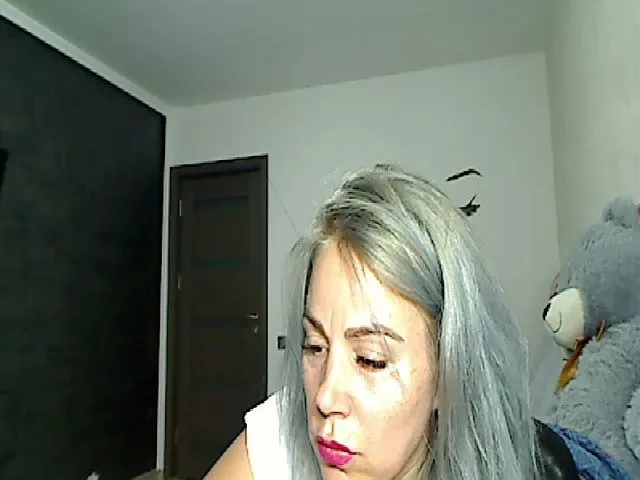 Live sex webcam photo for Yourmilf24 #260527783