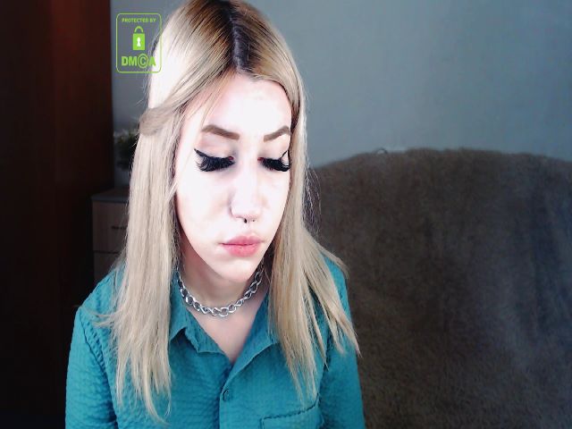 Live sex webcam photo for Alison_Moonli #253986010