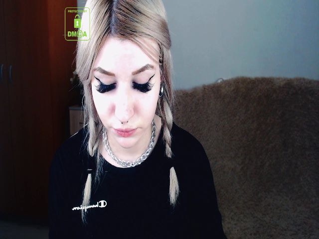 Live sex webcam photo for Alison_Moonli #252339200