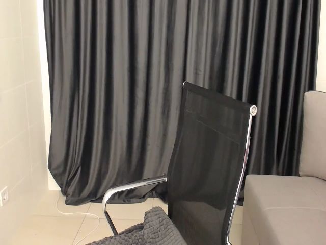 Live sex webcam photo for KellyKleine #254250150