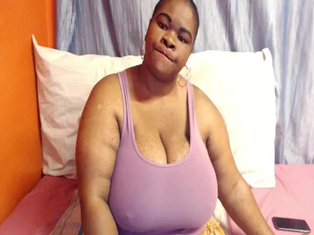 Live sex webcam photo for Sweetnozie #259214276