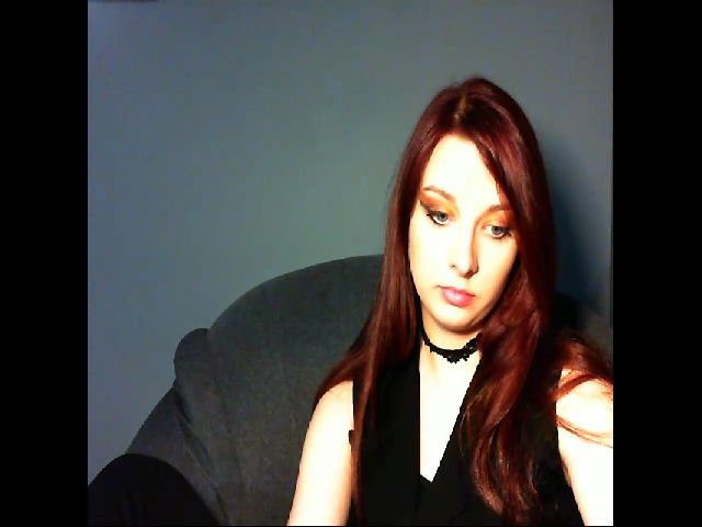 Live sex webcam photo for VirginLuna18 #252566540