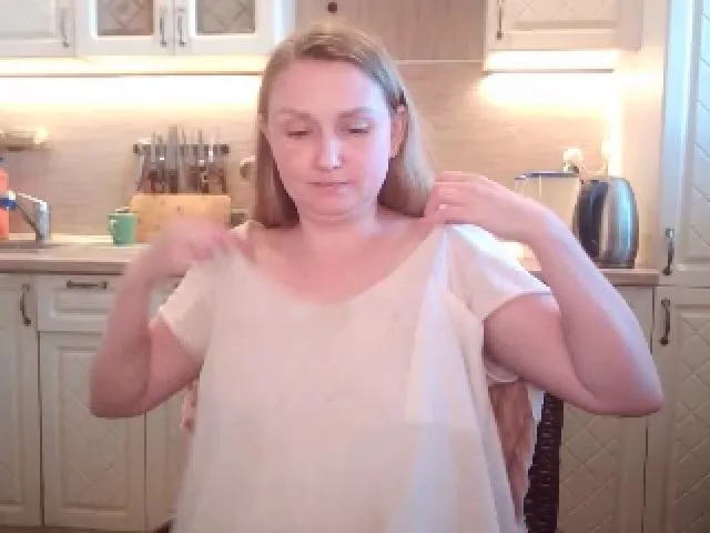 Live sex webcam photo for JaneGrey111 #257396775