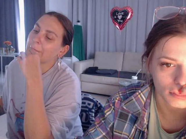 Live sex webcam photo for BugaGirls #241396011