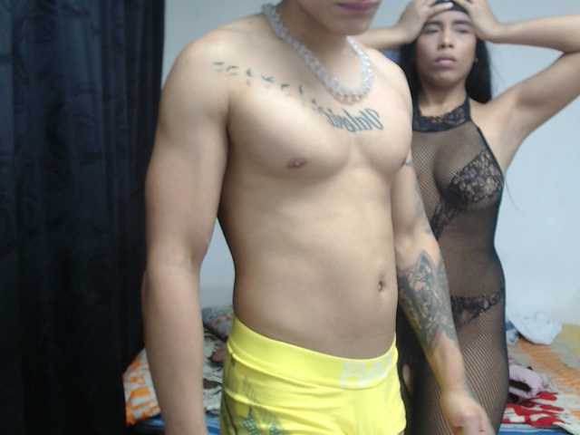 Live sex webcam photo for AngelAnMonicA #246390329