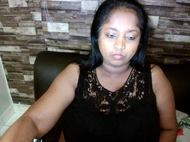 Live sex webcam photo for Indiantasha #287985992