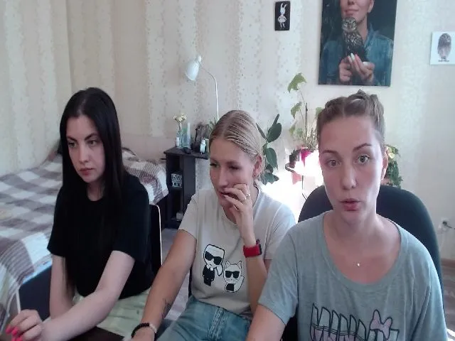 Live sex webcam photo for Emi_lywild #256931167