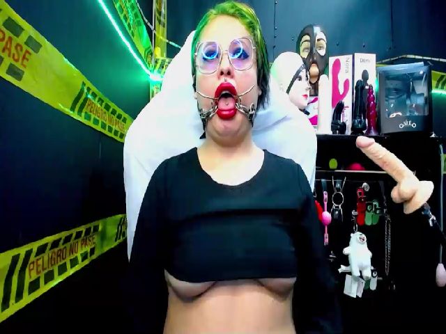 Live sex webcam photo for Rubi_slave #263568497