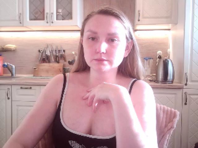 Live sex webcam photo for JaneGrey111 #257669973