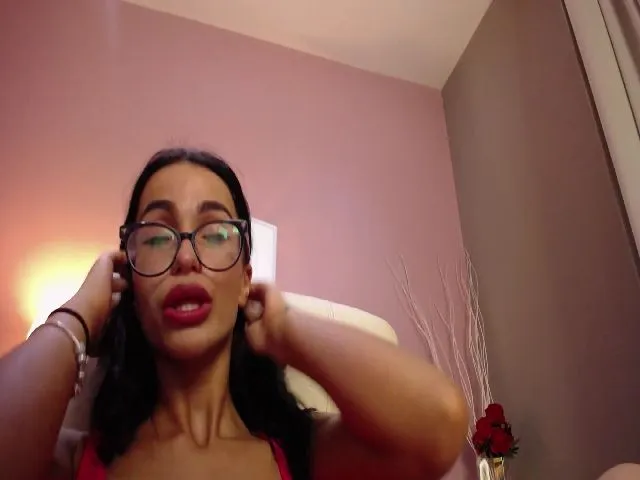 Live sex webcam photo for RaniaVibes #255803389