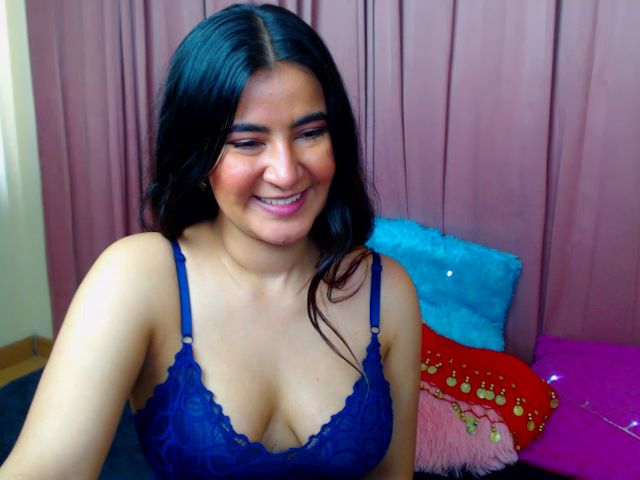 Live sex webcam photo for Violetta_kim0 #262146402