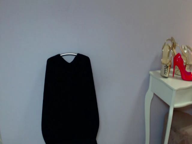 Live sex webcam photo for SuriHazeel #260875619