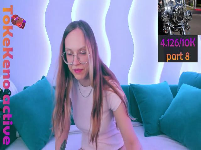 Live sex webcam photo for LisaMellow #253553038