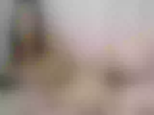Live sex webcam photo for LittlePeach_ #264632112