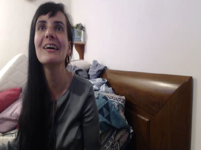 Live sex webcam photo for isabellazee2 #253279820