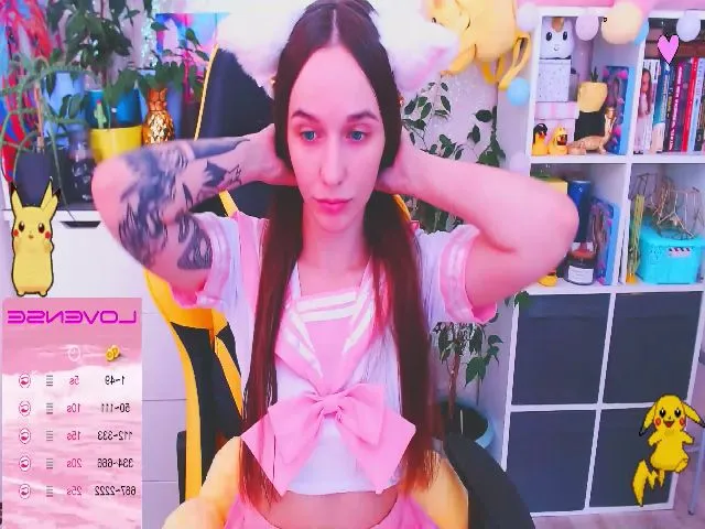 Live sex webcam photo for JinjerMoon #255582458