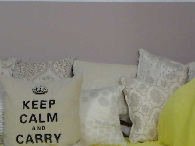 Live sex webcam photo for Roselyn25 #243085180