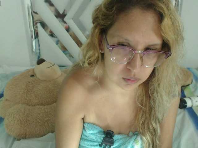 Live sex webcam photo for SweetBarbie #241957132