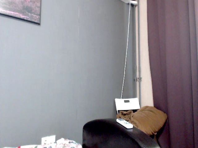 Live sex webcam photo for VivienShyBo #255002956