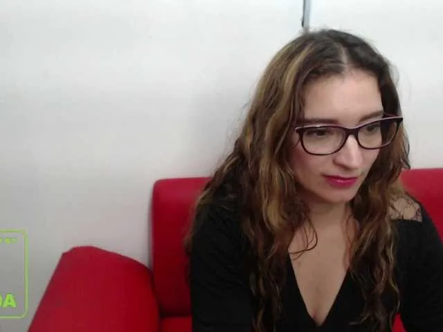 Live sex webcam photo for jeniferblanco #241098584