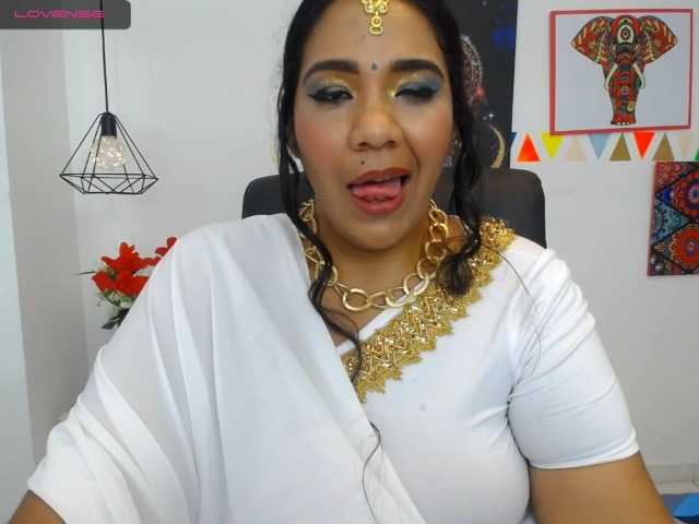 Live sex webcam photo for IndianMama #259436371