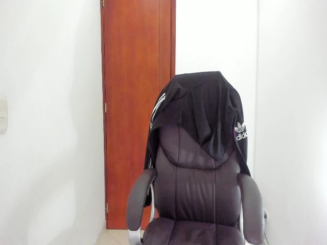 Live sex webcam photo for April_Rouse_ #263406913