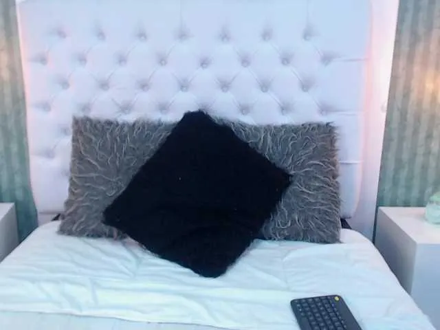Live sex webcam photo for Scarlygil #245298743
