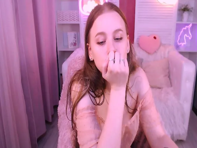 Live sex webcam photo for LynneDawson #256055304
