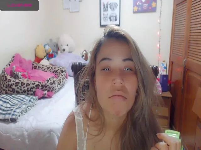 Live sex webcam photo for Meganhill_ #265084250