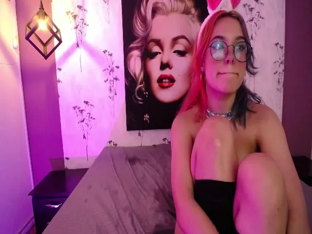 Live sex webcam photo for Spaaarkie #253476870