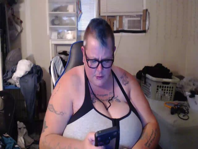 Live sex webcam photo for PunkChick420 #264664782
