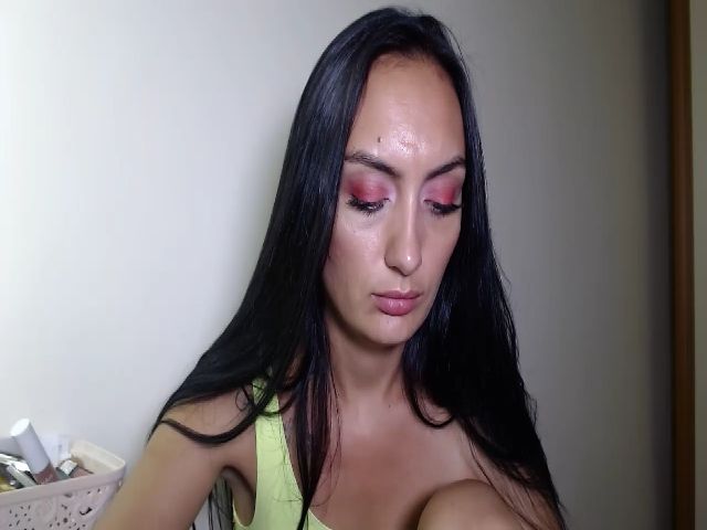 Live sex webcam photo for hello_its_me5 #258724993