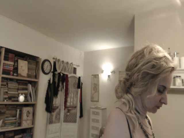 Live sex webcam photo for CHARISS #258326328