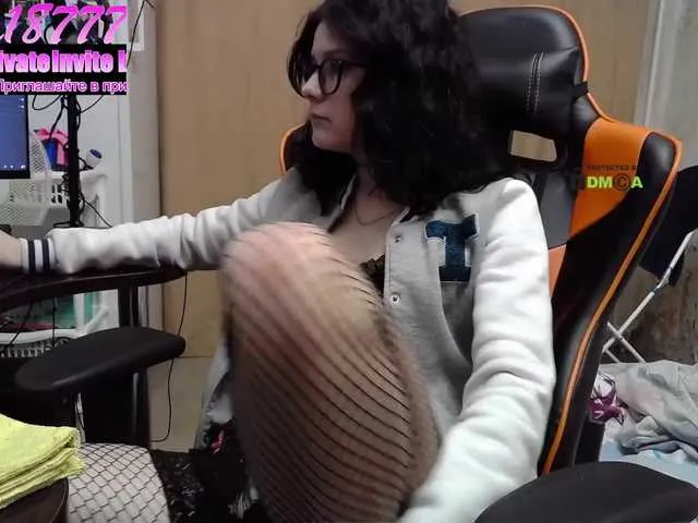 Live sex webcam photo for Mila18777 #241244128