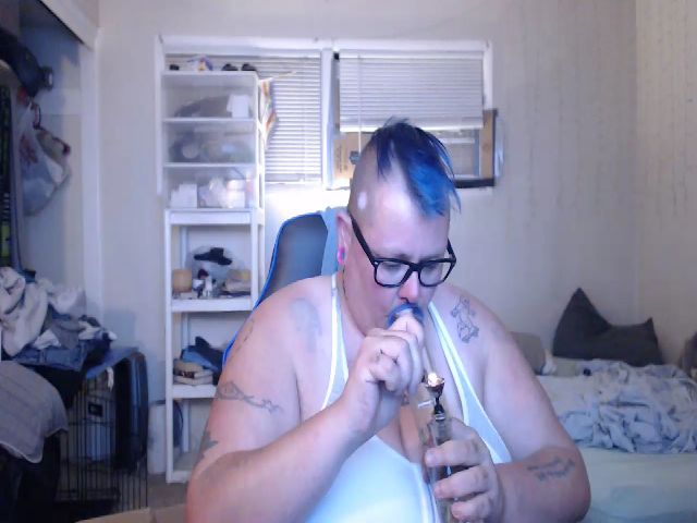 Live sex webcam photo for PunkChick420 #254047195