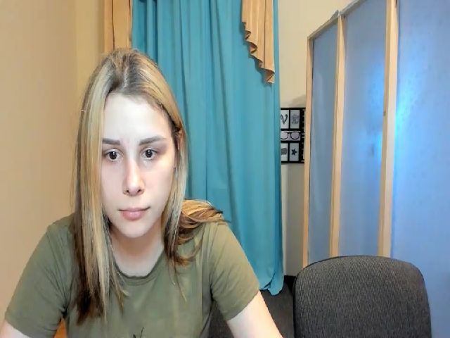 Live sex webcam photo for PolliMilk #252413339