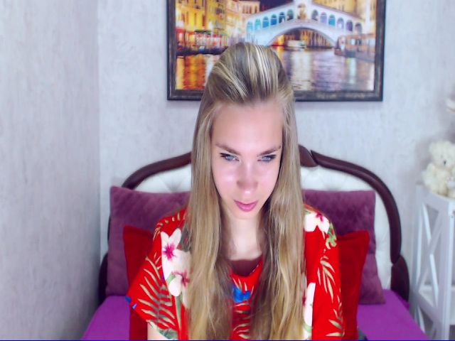 Live sex webcam photo for RossandaShy #252993073