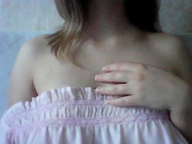 Live sex webcam photo for MillyShyness #246091764