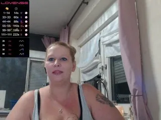 Live sex webcam photo for Mrs-Luder #287956041
