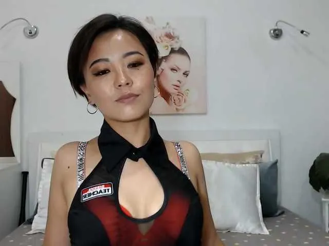 Live sex webcam photo for IzanamiJun #265505285