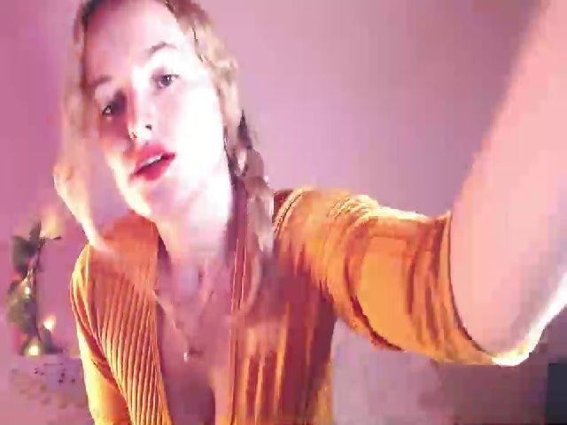 Live sex webcam photo for Perlamoon #263297780