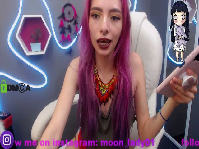 Live sex webcam photo for Moonlady6 #254432194