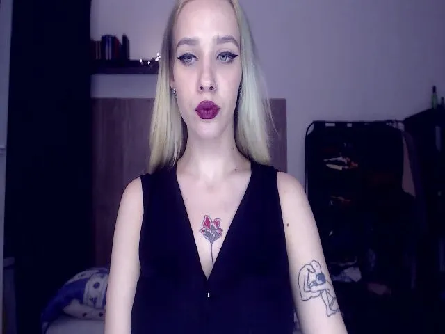 Live sex webcam photo for Miss_Linda_ #287885926