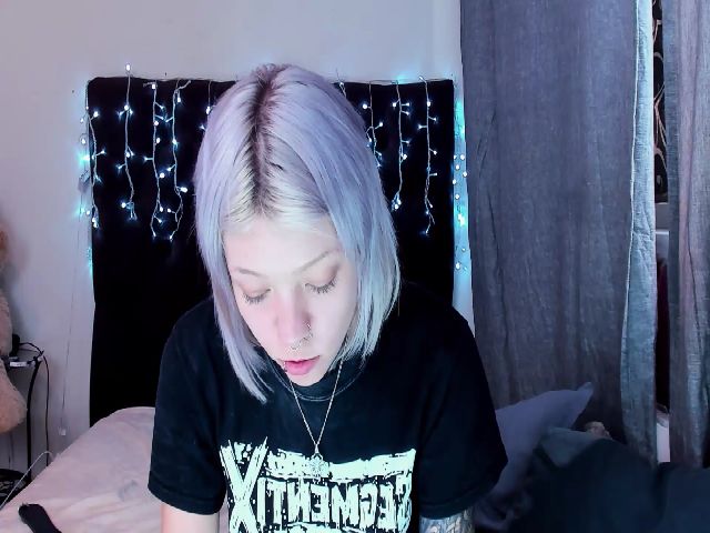 Live sex webcam photo for LiluKayden #252806422