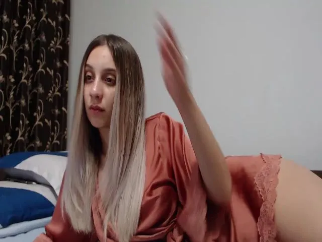 Live sex webcam photo for MeganTayllor #254944256