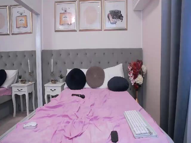 Live sex webcam photo for GracieCute #252739513