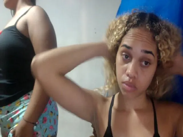 Live sex webcam photo for princesa011 #256040534