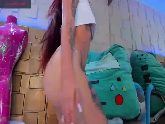 Live sex webcam photo for CandyLaw_ #254201956