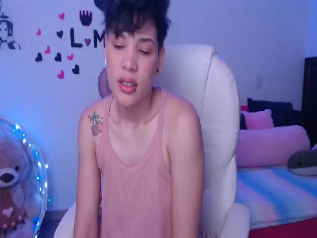 Live sex webcam photo for Laura_R23 #263157496