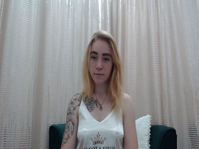 Live sex webcam photo for RedBerryy #254360751